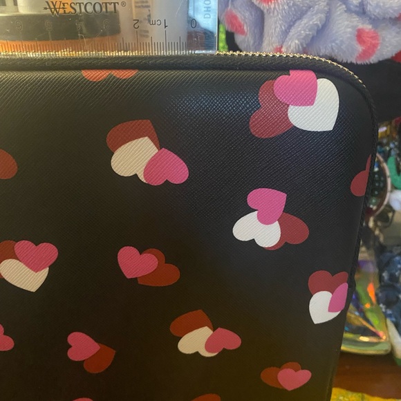 Kate Spade Staci Flutter Hearts Printed Laptop Sleeve - Picture 8 of 11